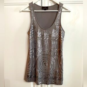 Fenn Wright Manson Women’s Size Medium Scoop Neck Grey Tank Top Sequins Front